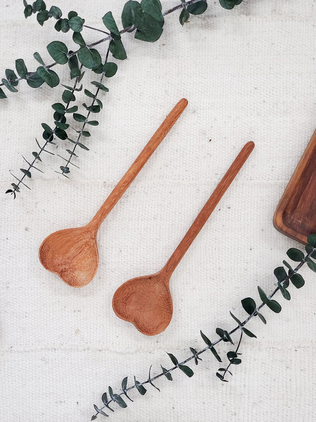 Love Gift Box With Wood board, Wood Spoon, Tea And Cookies - Round